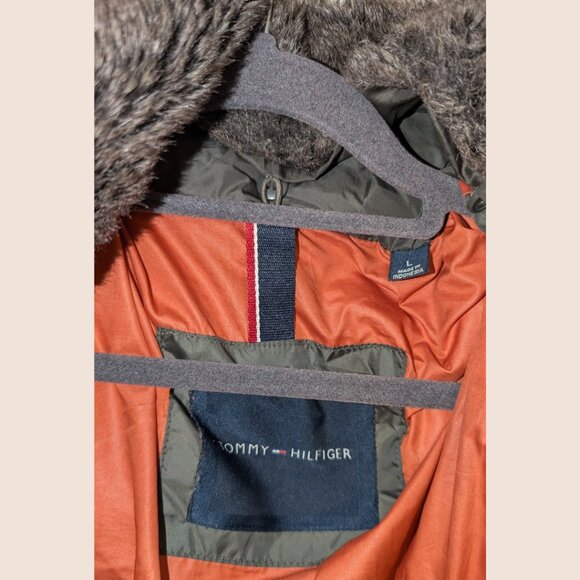 Tommy Hilfiger Puffer Bomber Jacket with Faux Fur Collar and Removable Hood, L - Picture 2 of 3